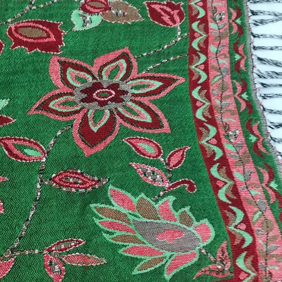 Beautiful Green and Red Floral Design Silk/Cashmere Pashmina/Wrap with Fringe - Picture 2 of 5